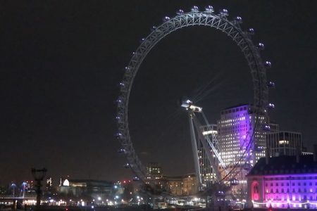 London turns lights off to mark Earth Hour