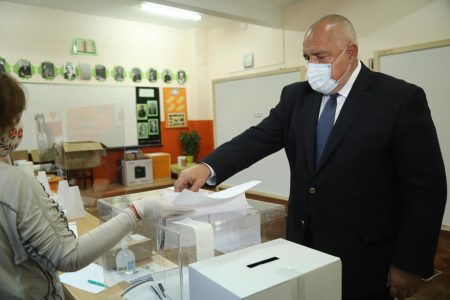 Bulgarians vote for new parliament amid pandemic