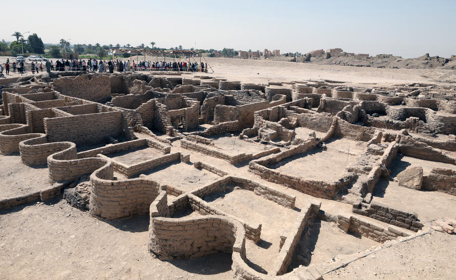 Egypt Unveils Discovery Of 3 000 Year Old Lost Gold City In Luxor Iha News