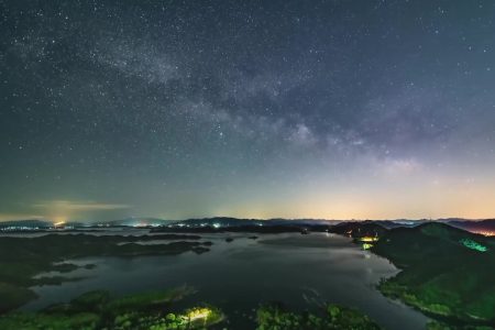 Time-Lapse Video Shows Milky Way Over Beijing