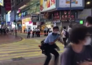 Man Kills himself after stabbing Hong Kong police
