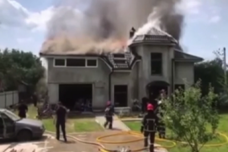 small plane crashes into house in Ukraine, killing 4