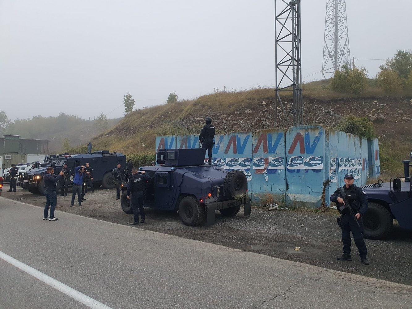 kosovo imposes license plate for serbians increase tension at border