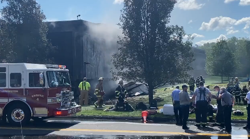small plane crashes into building killing 4 aboard in US - IHA News