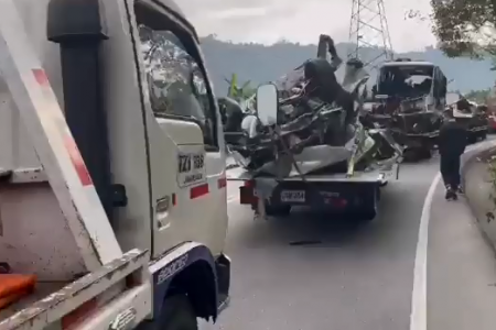 eight killed in multiple-vehicle collision in colombia