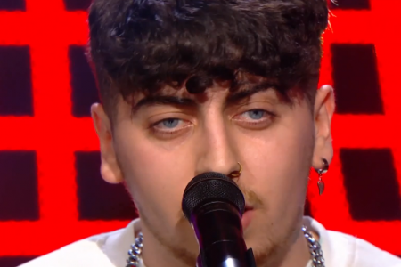 turkish singer receives four turns after great performance on ‘voice belgium’