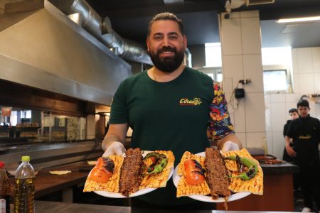 ‘two-faced’ kebab in Turkish kebab capital Adana finds fame