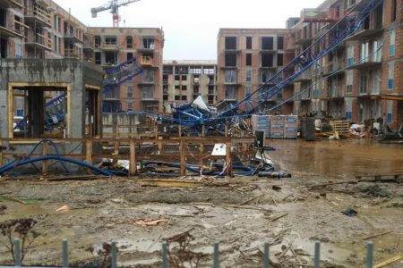 2 died, 4 injured after a crane tower knocked down in Poland