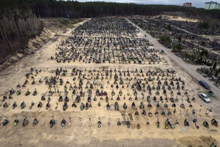 Burials of the civilians continues in Irpin and Bucha