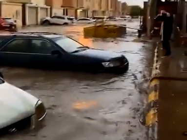 flash floods hit saudi arabia - IHA News