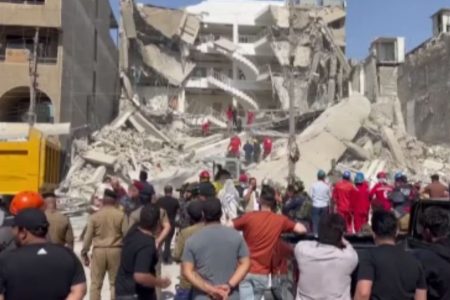 Four story building collapses in Baghdad, Iraq