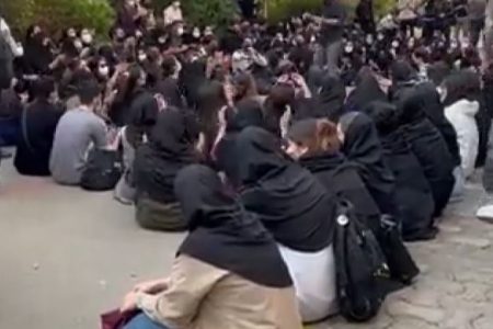 students protest for arrested students in Iran