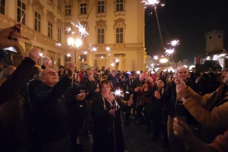 Prague celebrates new year with fireworks, 8 injured