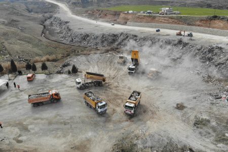 adıyaman transports Thousands of tons of debris outside of city