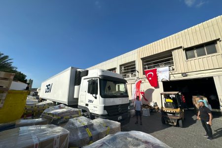 Turks living in Dubai sent 100 aid trucks for earthquake victims