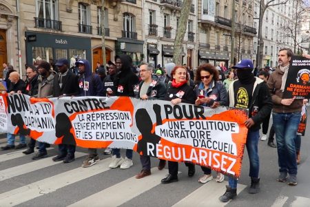 bill to deport refugees protested in france