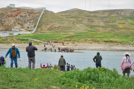5 Peruvian soldiers remain missing after being chased into river