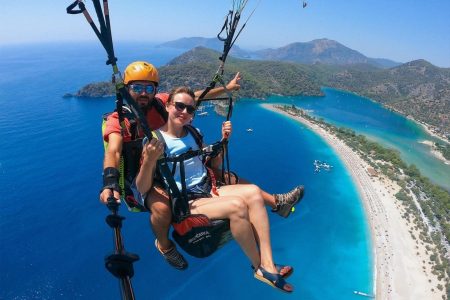 Türkiye’s Paragliding Soars in Popularity During Eid al-Adha Holiday