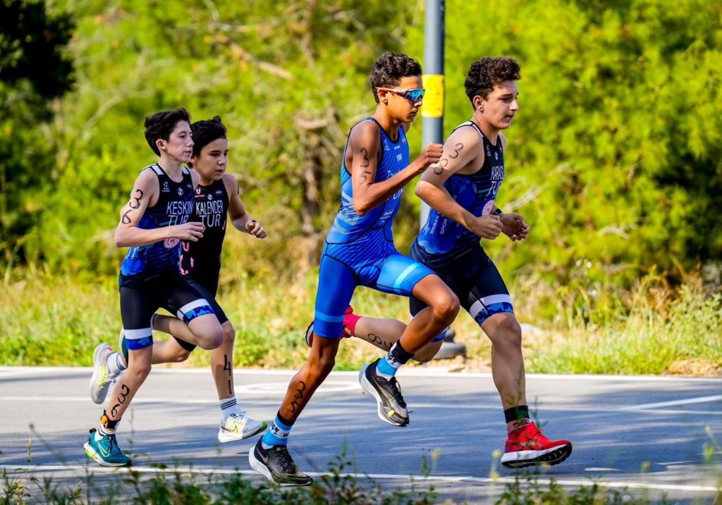 BEYKOZ DUATLONU'NDA YAKLAŞIK 200 SPORCU TER DÖKTÜ