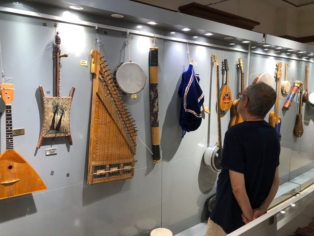 PENDİK'TE YEDİ KITADAN 600 MÜZİK ENSTRÜMANI SERGİDE BULUŞTU