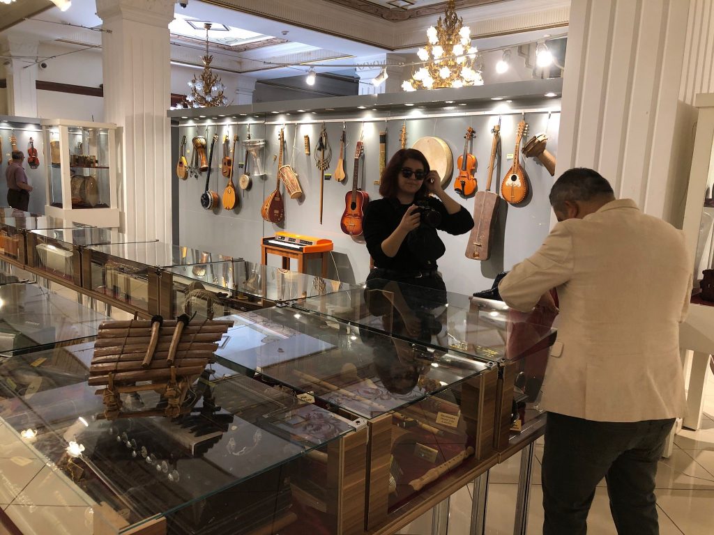 PENDİK'TE YEDİ KITADAN 600 MÜZİK ENSTRÜMANI SERGİDE BULUŞTU