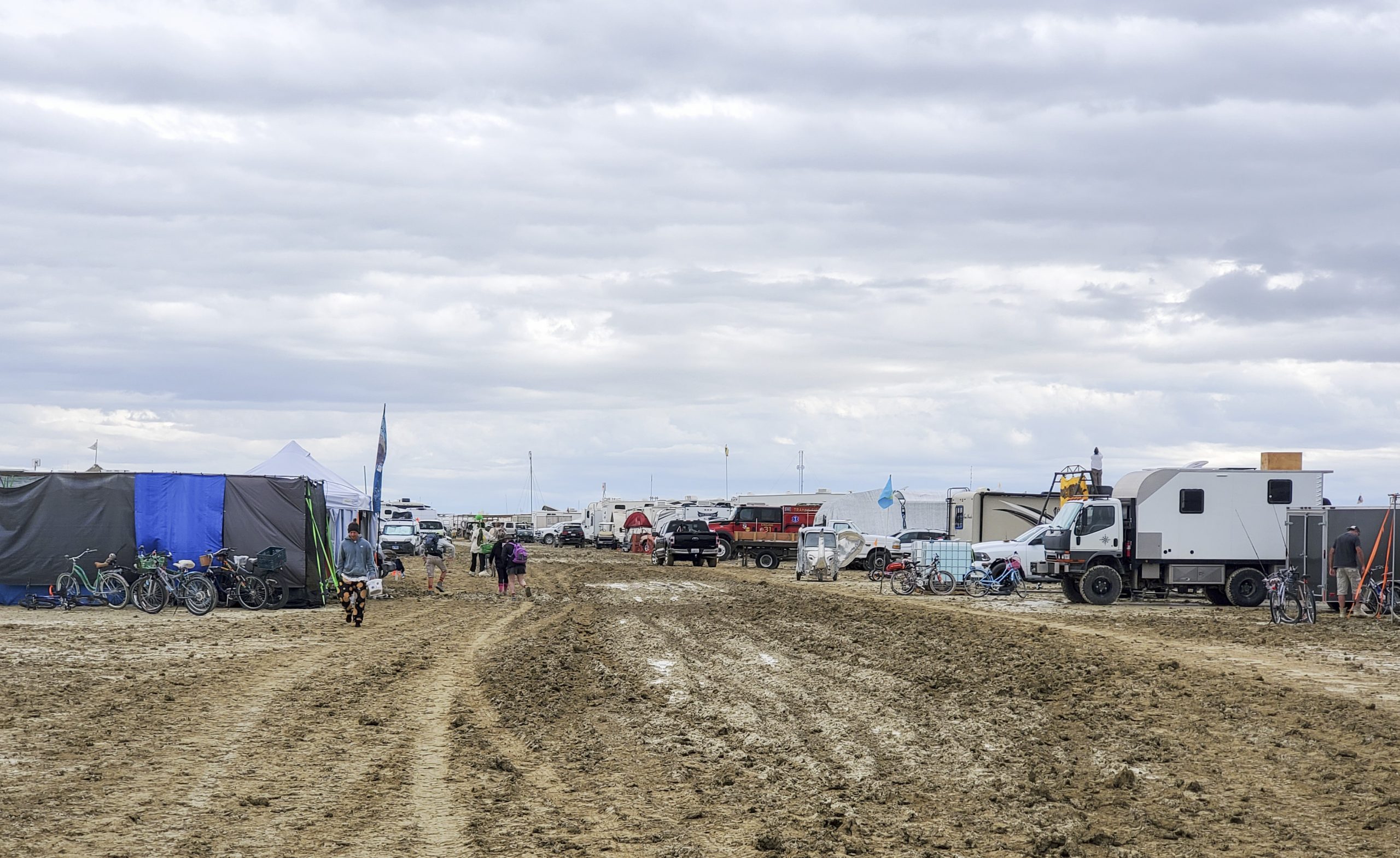 Heavy Rain Covers Burning Man Festival Area in Mud in the US IHA News