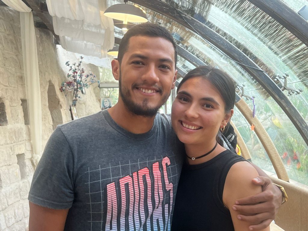 KOLOMBİYA DOKTORLAR, DEPREMZEDE ÇOCUKLAR İLE SAMBA DANSI YAPTI
