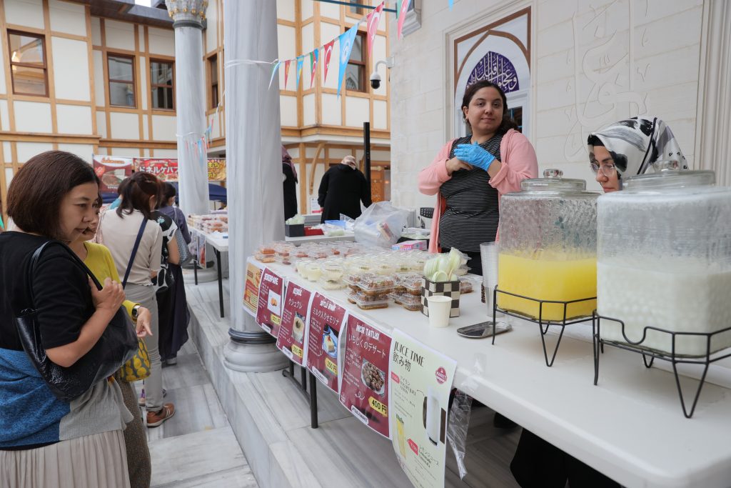 JAPONYA'DA TÜRK DEVLETLERİ YEMEK VE KÜLTÜR FESTİVALİNE YOĞUN İLGİ