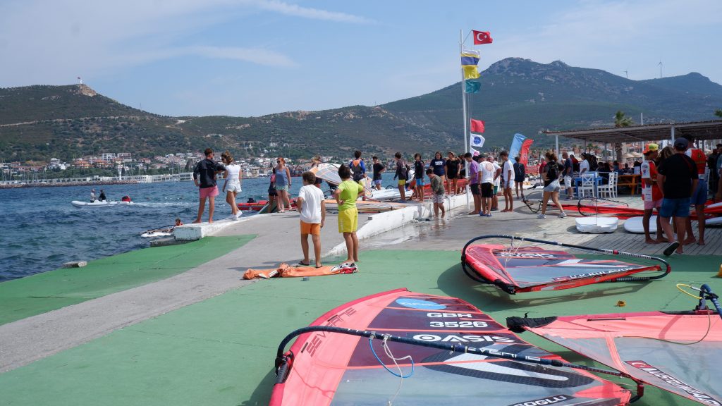 FOÇA'DA KURTULUŞ KUPASI YELKEN YARIŞLARI BAŞLADI