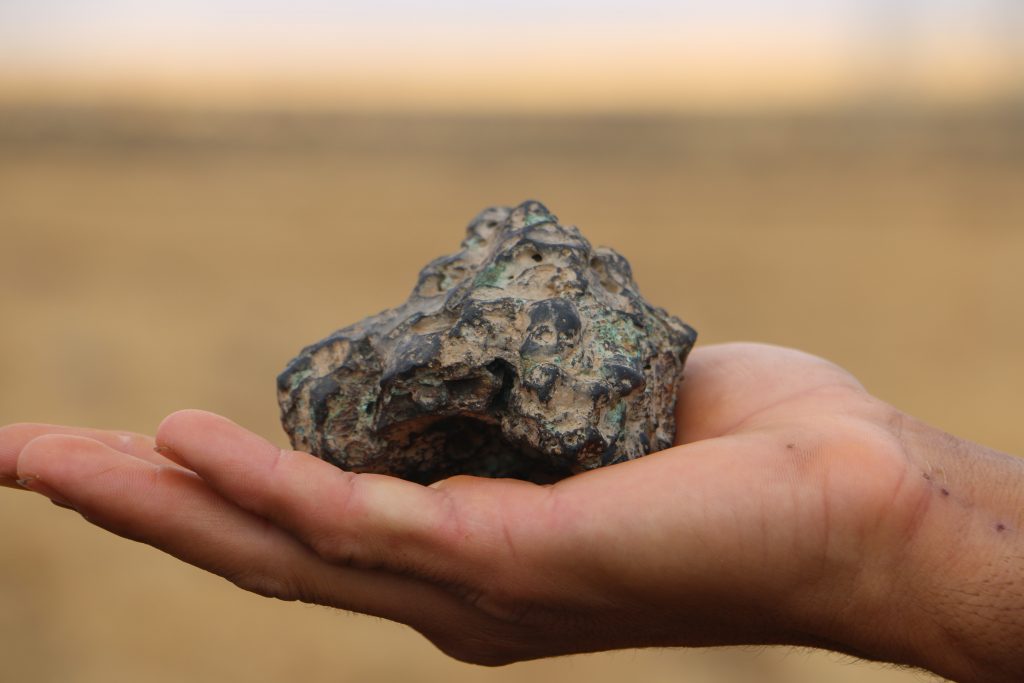 DİYARBAKIR'DA BULUNAN GÖKTAŞI 4 MİLYON LİRADAN SATIŞA ÇIKARTILDI TÜRKİYE BU METEOR TAŞINI KONUŞMUŞTU: BİR PARÇASI ERGANİ'DE BULUNDU ELAZIĞ'DA DA BİBER TARLASINDA 'GÖKTAŞI' BULUNDU