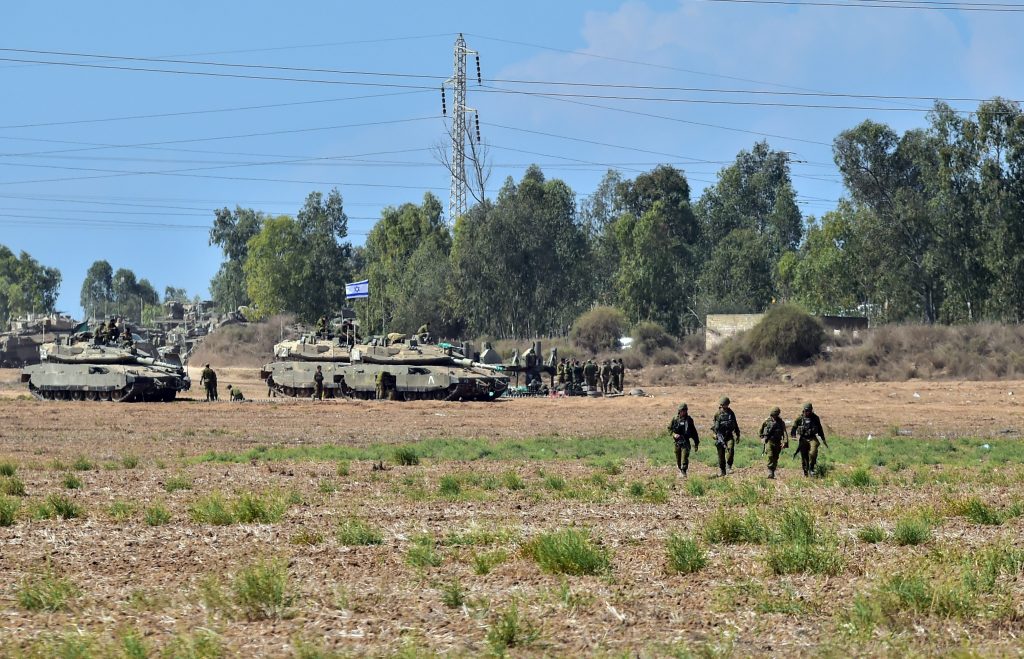 İSRAİL TANKLARI, KARA HAREKATI İÇİN GAZZE SINIRINDA BEKLİYOR