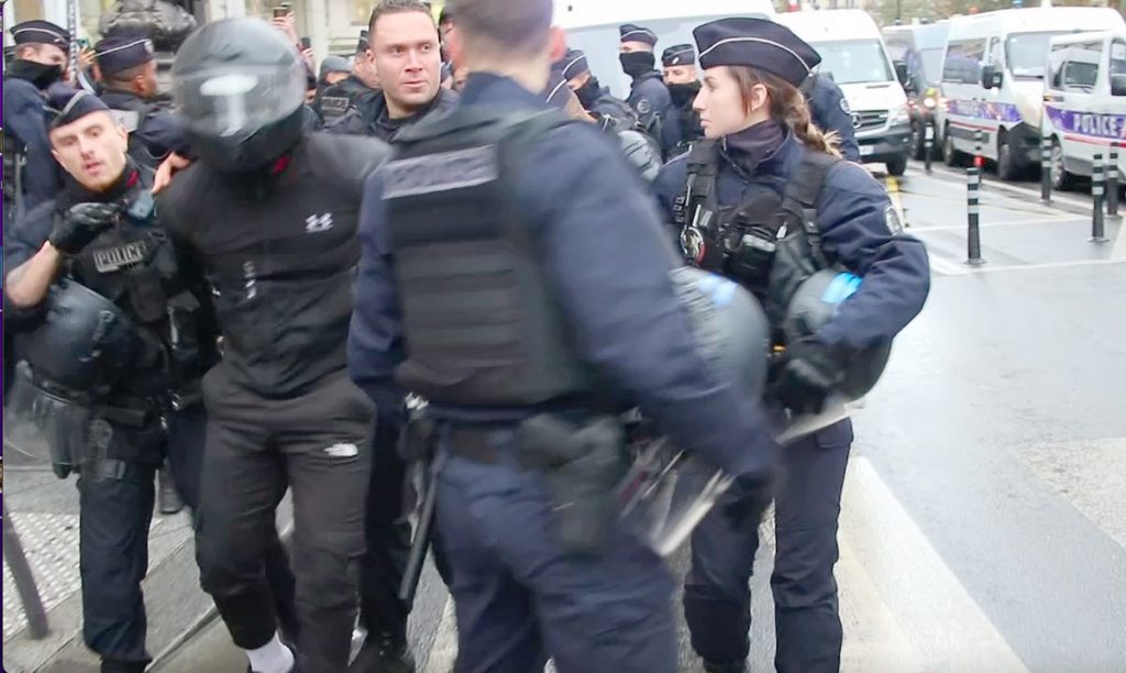 FRANSIZ POLİSİNDEN FİLİSTİN DESTEKÇİLERİNE SERT MÜDAHALE