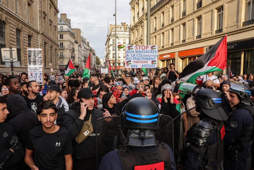 Pro-Palestine demonstration held in Paris despite ban