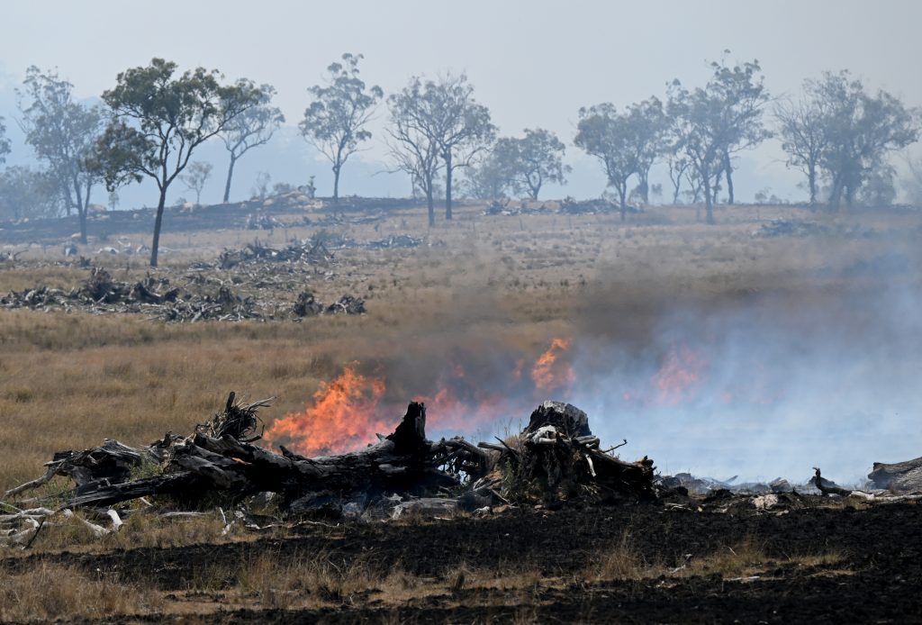 Fires rage across Queensland for a second week