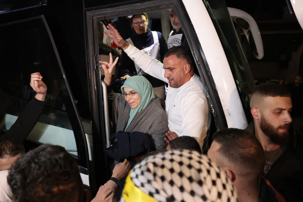 Palestinian prisoners released by Israel return to Ramallah