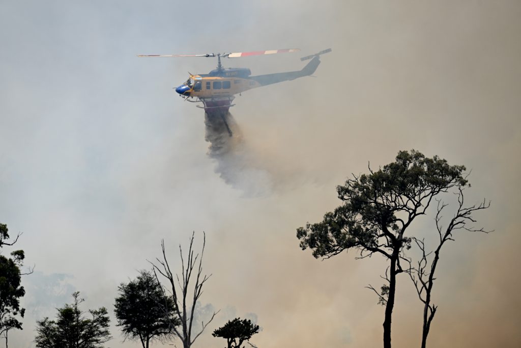 Fires rage across Queensland for a second week