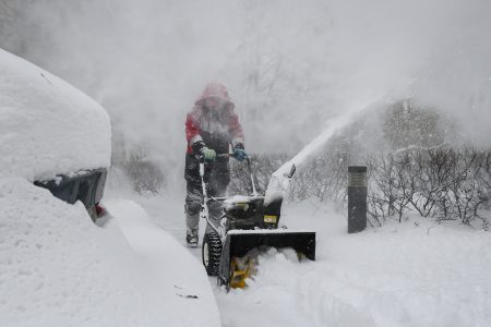 Russia’s Siberia Freezes, Moscow Covered in Snow