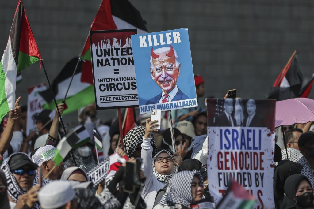 Rally in solidarity with the Palestinians outside the US embassy in Jakarta