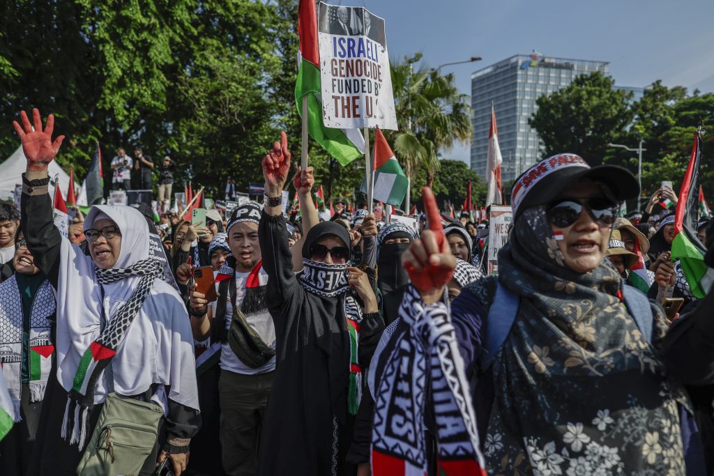 Rally in solidarity with the Palestinians outside the US embassy in Jakarta