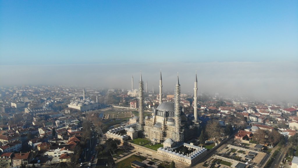 SİSTE GÖZDEN KAYBOLAN MİMAR SİNAN'IN USTALIK ESERİ SELİMİYE HAVADAN GÖRÜNTÜLENDİ