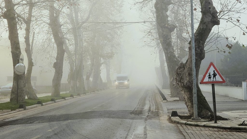 SINDIRGI'DA SİS GÖRSEL ŞÖLEN OLUŞTURDU