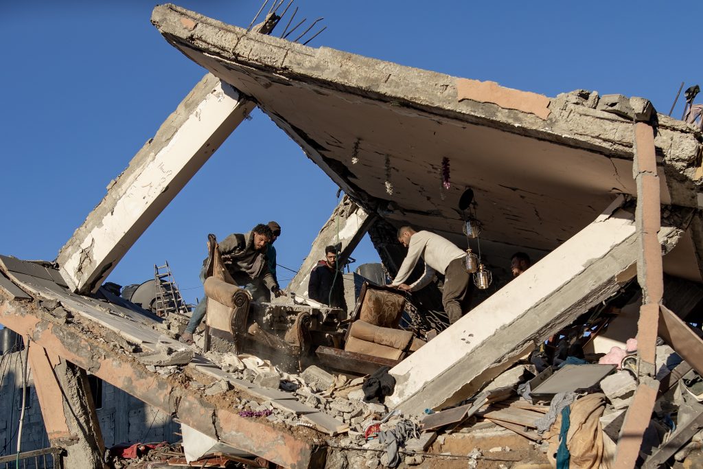 Israeli air strike in Khan Yunis