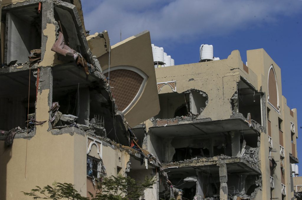 Israeli troops carry out operation in Khan Younis, southern Gaza
