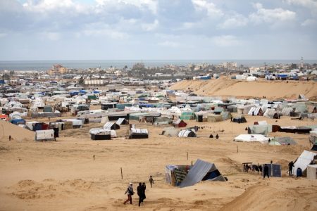 Displaced Gazans Set Up Tents Near Border with Egypt