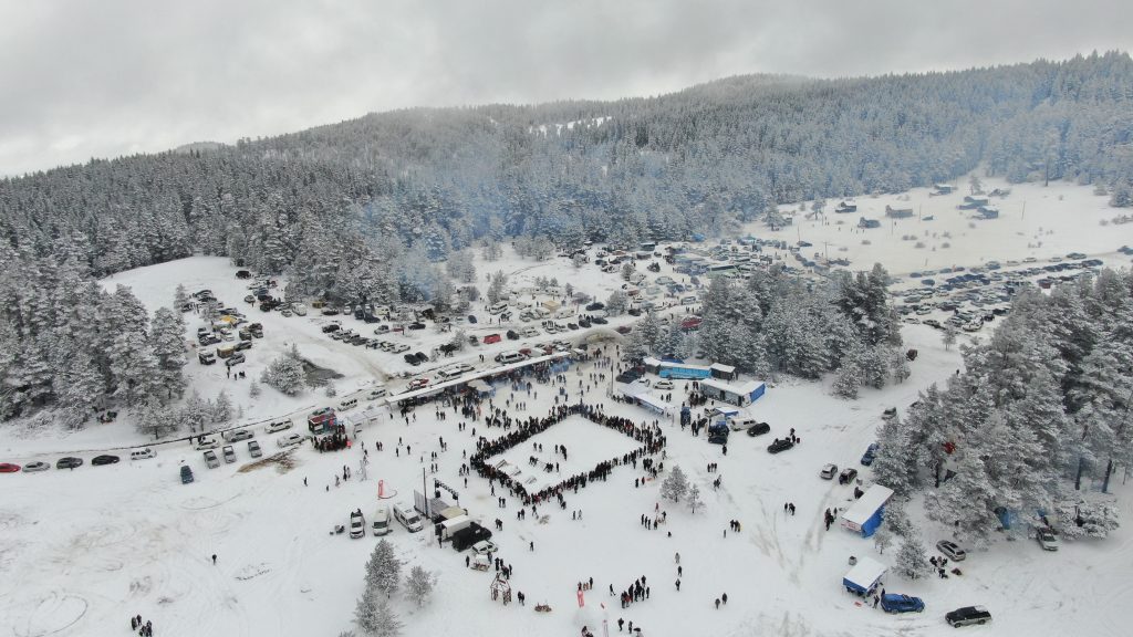 TÜRKİYE'NİN DÖRT BİR YANINDAN BİNLERCE KİŞİ 3. KASTAMONU ARAÇ YAYLA KIŞ FESTİVALİ'NDE BULUŞTU