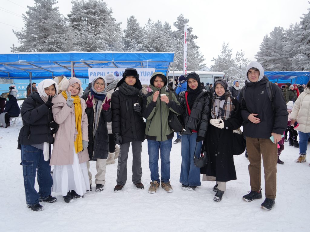 TÜRKİYE'NİN DÖRT BİR YANINDAN BİNLERCE KİŞİ 3. KASTAMONU ARAÇ YAYLA KIŞ FESTİVALİ'NDE BULUŞTU