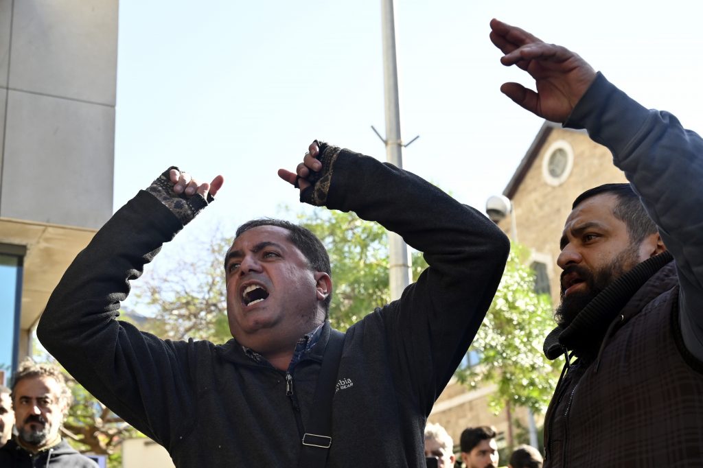 Bank customers protest in Beirut