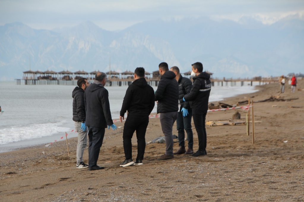 ANTALYA'DA SAHİLDE 2 CESET DAHA BULUNDU, CESET SAYISI 8 OLDU