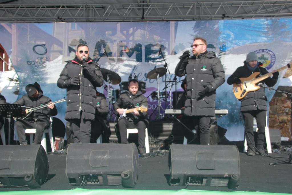 2000 RAKIMLI ÇAMBAŞI YAYLASI'NDA RENKLİ FESTİVAL ORDU BÜYÜKŞEHİR BELEDİYE BAŞKANI MEHMET HİLMİ GÜLER: "YAYLAMIZA 400 MİLYON TL'YE YAKIN YATIRIM YAPTIK"