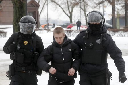 400 Navalny Supporters Arrested in Protests